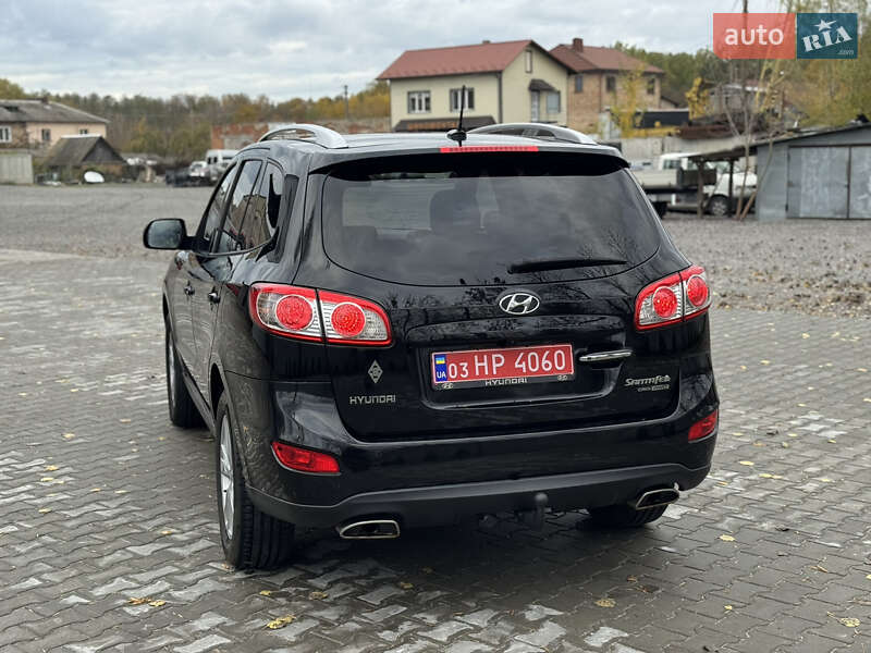 Внедорожник / Кроссовер Hyundai Santa FE 2011 в Ровно