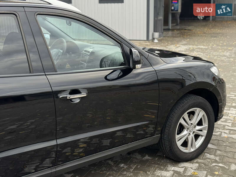 Внедорожник / Кроссовер Hyundai Santa FE 2011 в Ровно