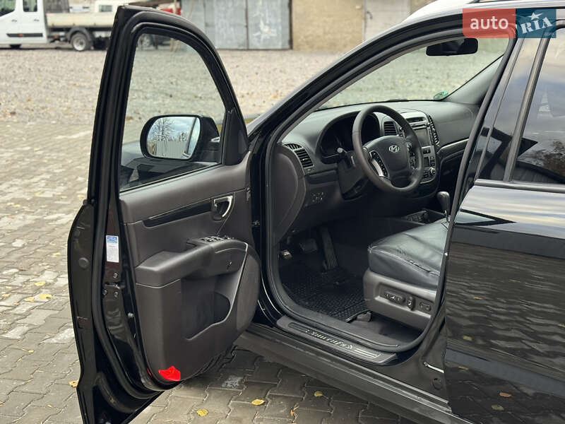 Внедорожник / Кроссовер Hyundai Santa FE 2011 в Ровно