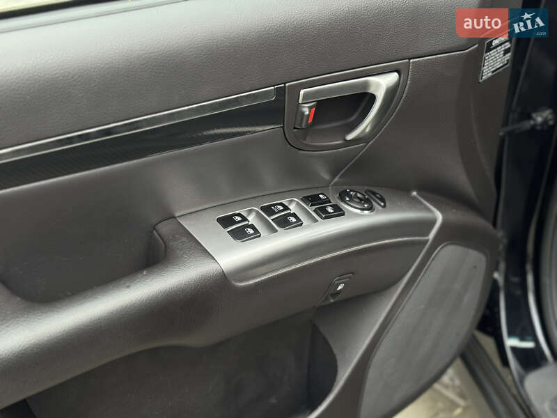 Внедорожник / Кроссовер Hyundai Santa FE 2011 в Ровно