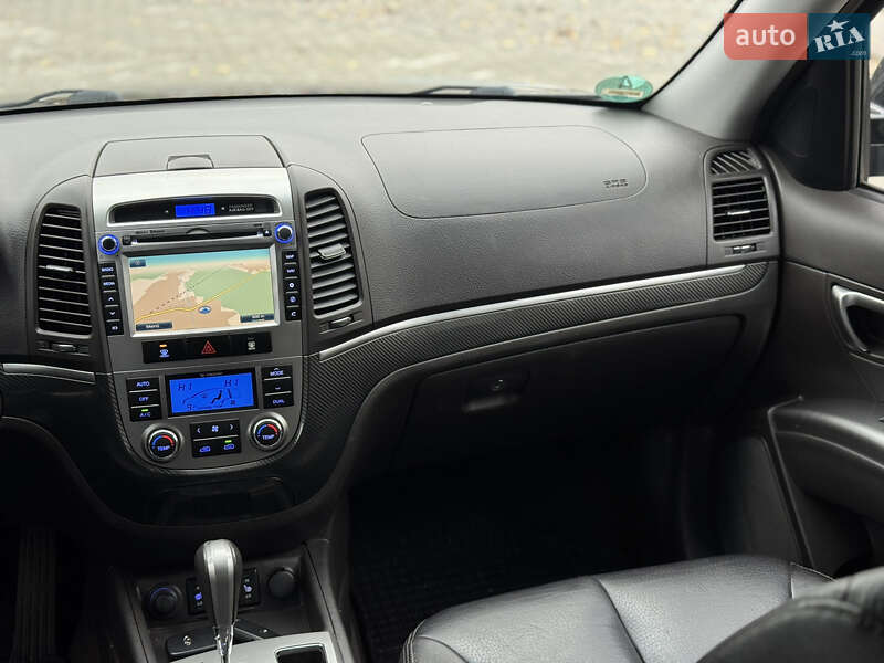 Внедорожник / Кроссовер Hyundai Santa FE 2011 в Ровно