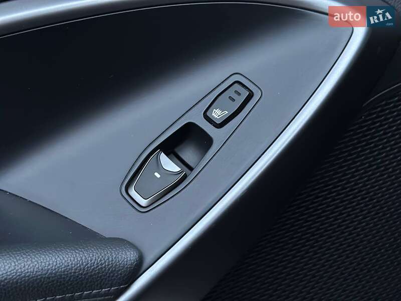 Позашляховик / Кросовер Hyundai Santa FE 2016 в Києві