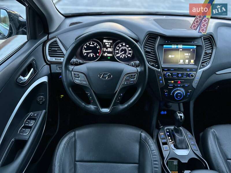 Позашляховик / Кросовер Hyundai Santa FE 2016 в Києві