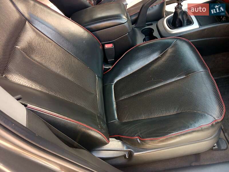 Внедорожник / Кроссовер Hyundai Santa FE 2006 в Калуше фото 15 Внедорожник / Кроссовер Hyundai Santa FE 2006 в Калуше