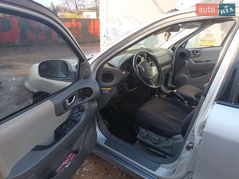 Внедорожник / Кроссовер Hyundai Santa FE 2004 в Лебедине фото 5 Внедорожник / Кроссовер Hyundai Santa FE 2004 в Лебедине
