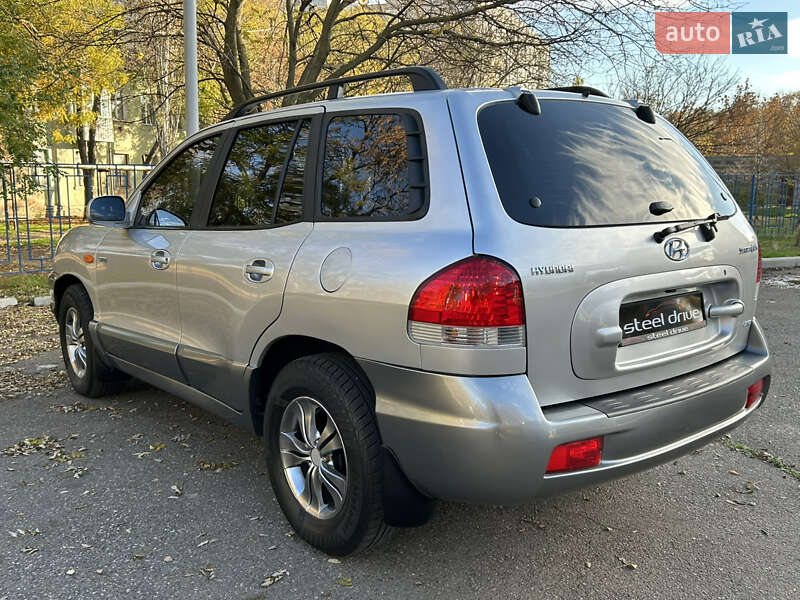 Внедорожник / Кроссовер Hyundai Santa FE 2005 в Николаеве