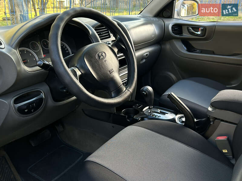 Внедорожник / Кроссовер Hyundai Santa FE 2005 в Николаеве