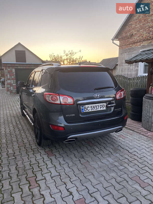 Позашляховик / Кросовер Hyundai Santa FE 2011 в Львові