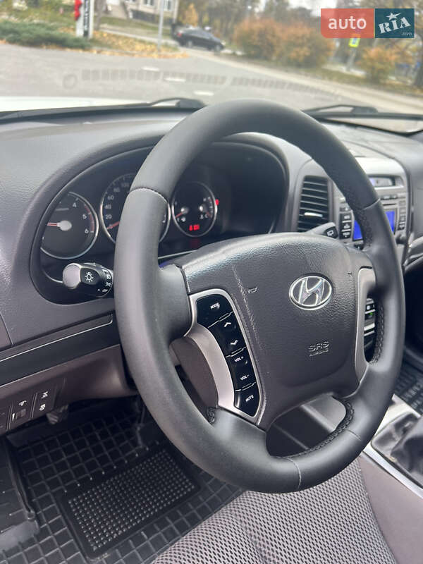Позашляховик / Кросовер Hyundai Santa FE 2011 в Дніпрі