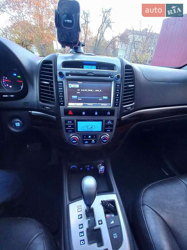 Позашляховик / Кросовер Hyundai Santa FE 2011 в Миколаєві фото 13 Позашляховик / Кросовер Hyundai Santa FE 2011 в Миколаєві