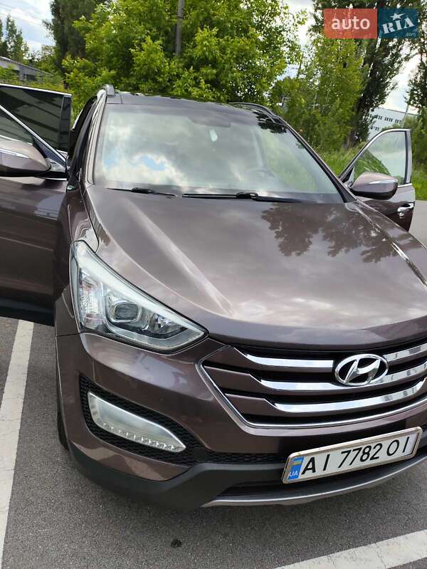 Внедорожник / Кроссовер Hyundai Santa FE 2013 в Вышгороде