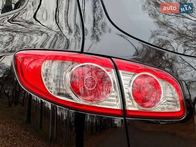 Позашляховик / Кросовер Hyundai Santa FE 2011 в Охтирці