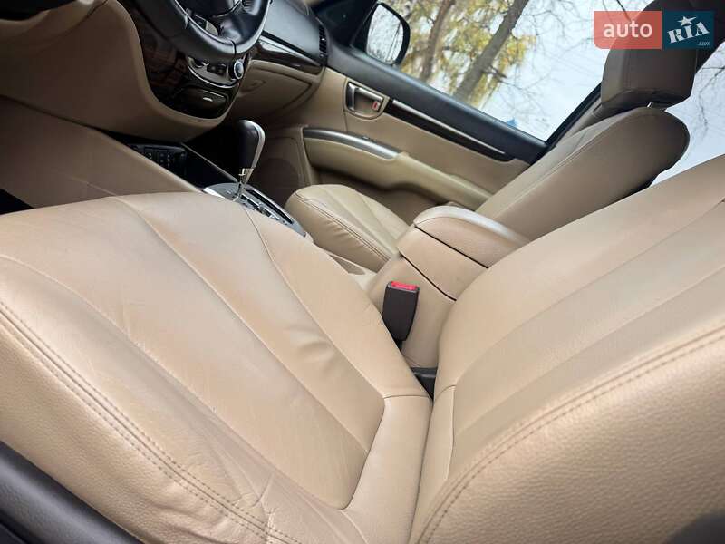 Позашляховик / Кросовер Hyundai Santa FE 2011 в Охтирці