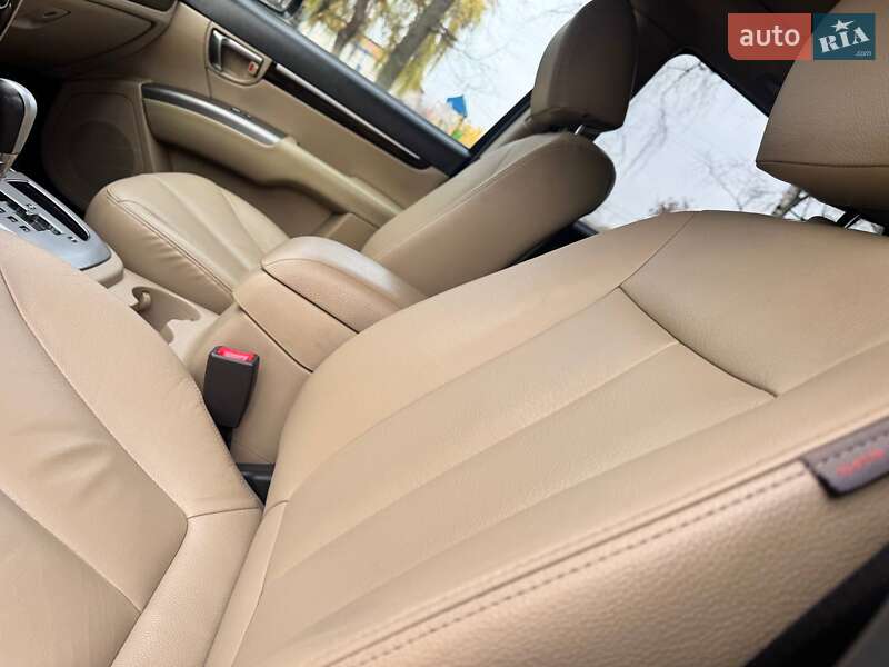 Позашляховик / Кросовер Hyundai Santa FE 2011 в Охтирці