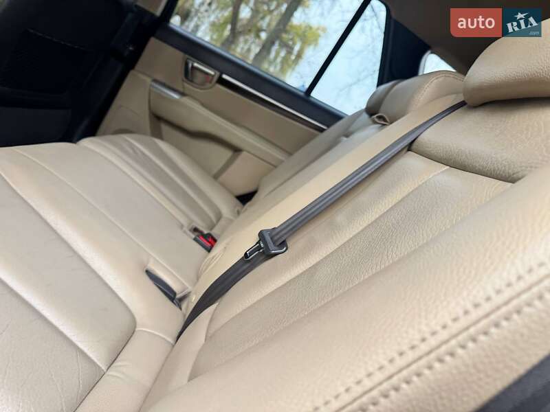 Позашляховик / Кросовер Hyundai Santa FE 2011 в Охтирці