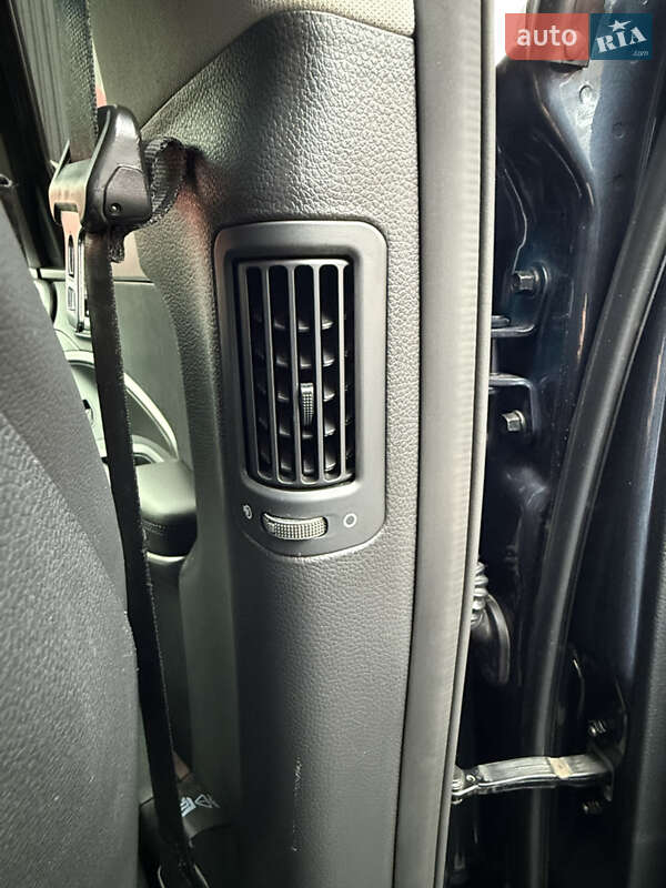 Внедорожник / Кроссовер Hyundai Santa FE 2017 в Киеве фото 50 Внедорожник / Кроссовер Hyundai Santa FE 2017 в Киеве