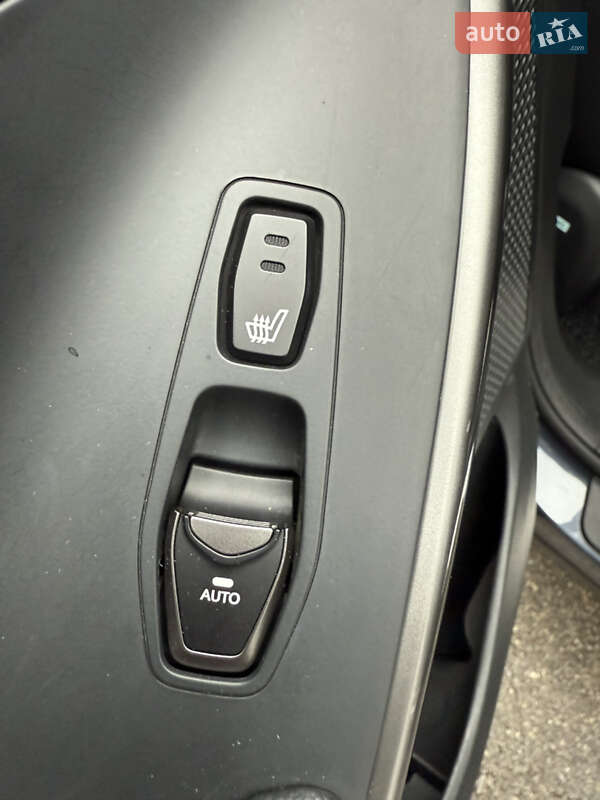 Внедорожник / Кроссовер Hyundai Santa FE 2017 в Киеве фото 61 Внедорожник / Кроссовер Hyundai Santa FE 2017 в Киеве