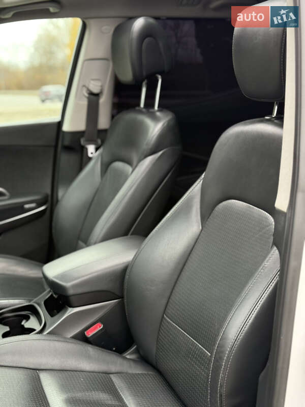 Внедорожник / Кроссовер Hyundai Santa FE 2014 в Дубно