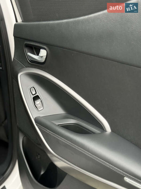 Внедорожник / Кроссовер Hyundai Santa FE 2014 в Дубно