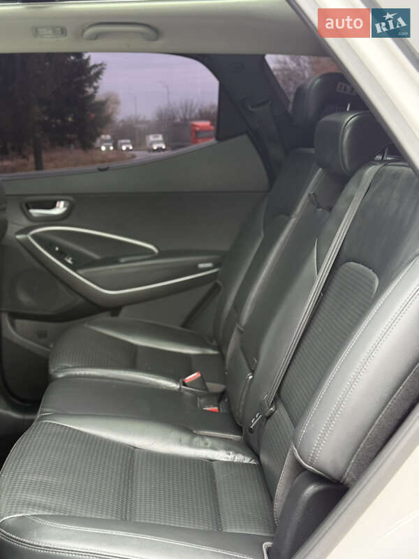 Внедорожник / Кроссовер Hyundai Santa FE 2014 в Дубно