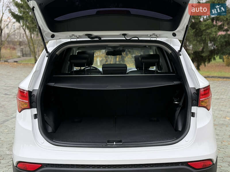 Внедорожник / Кроссовер Hyundai Santa FE 2014 в Дубно
