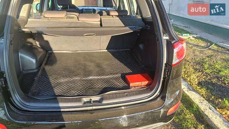 Позашляховик / Кросовер Hyundai Santa FE 2011 в Луцьку