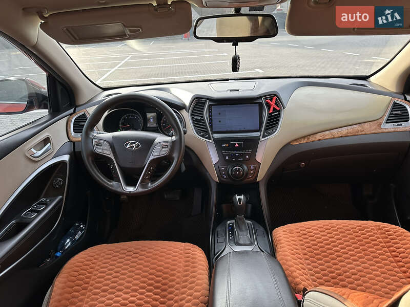 Внедорожник / Кроссовер Hyundai Santa FE 2014 в Дубно