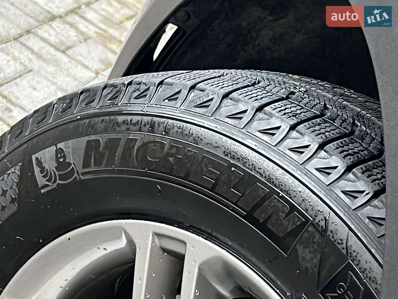 Внедорожник / Кроссовер Hyundai Santa FE 2016 в Дрогобыче