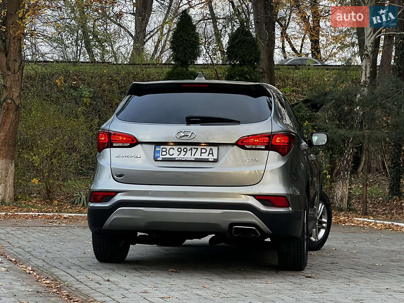 Внедорожник / Кроссовер Hyundai Santa FE 2016 в Дрогобыче