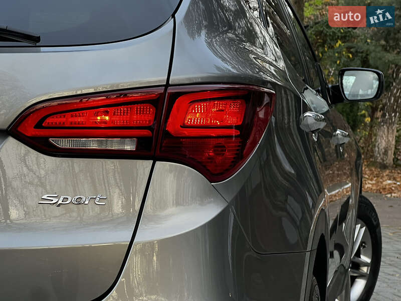 Внедорожник / Кроссовер Hyundai Santa FE 2016 в Дрогобыче