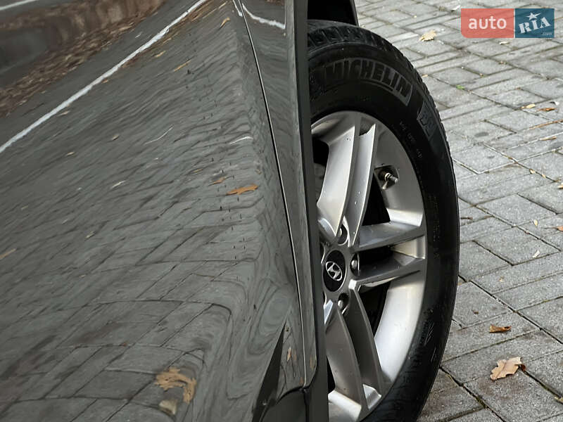 Внедорожник / Кроссовер Hyundai Santa FE 2016 в Дрогобыче