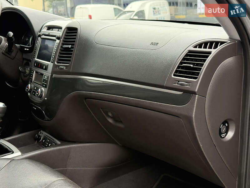 Внедорожник / Кроссовер Hyundai Santa FE 2012 в Ровно