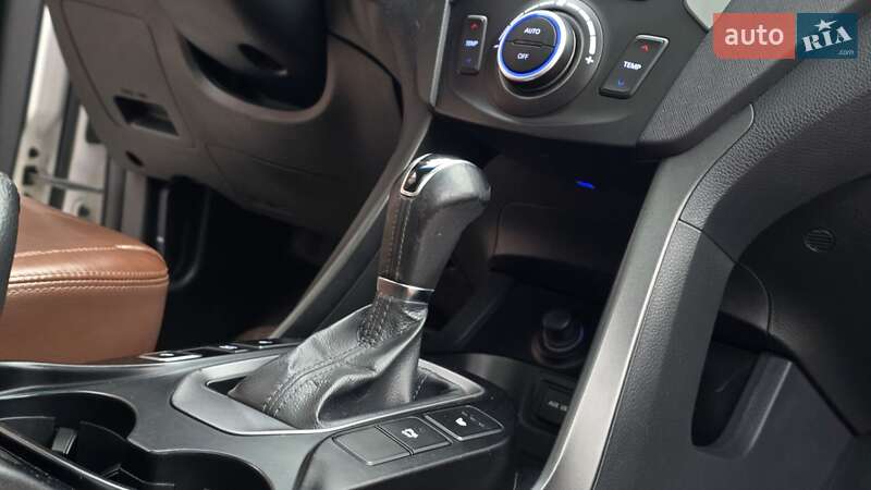 Позашляховик / Кросовер Hyundai Santa FE 2013 в Києві