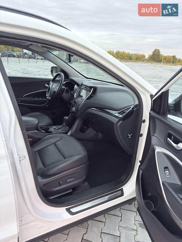 Внедорожник / Кроссовер Hyundai Santa FE 2013 в Дубно