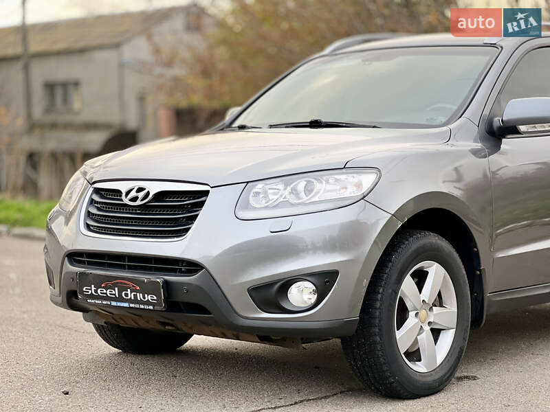 Внедорожник / Кроссовер Hyundai Santa FE 2011 в Николаеве