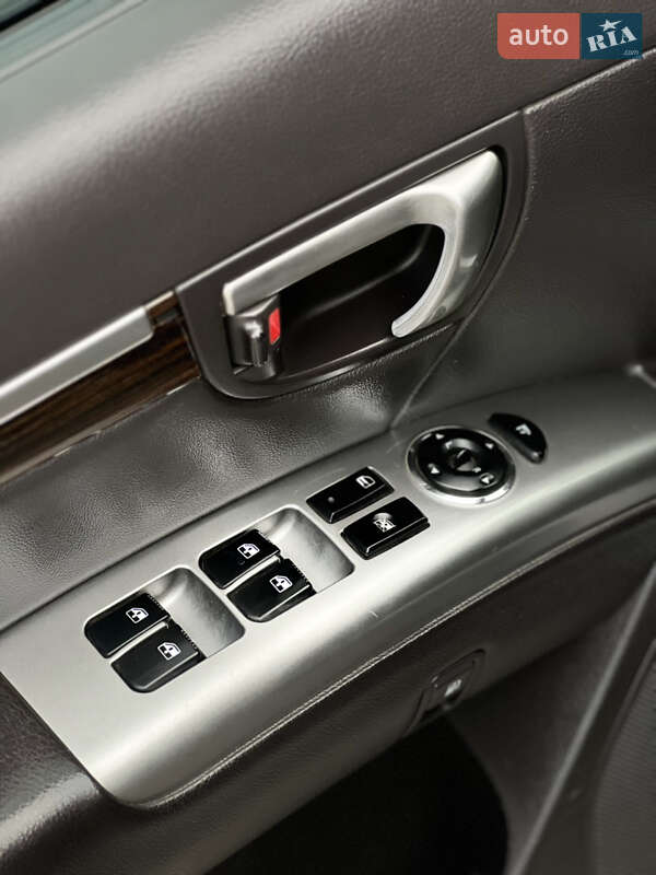 Внедорожник / Кроссовер Hyundai Santa FE 2011 в Николаеве