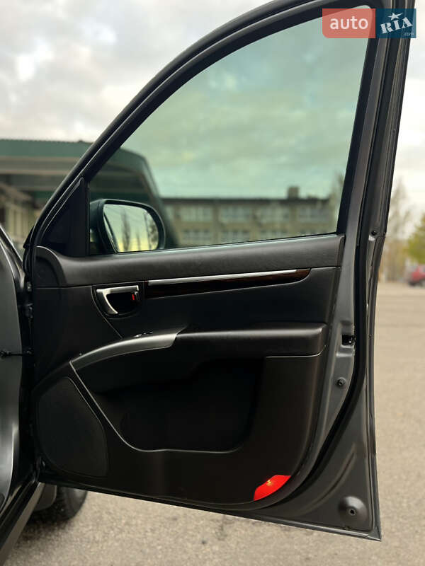 Внедорожник / Кроссовер Hyundai Santa FE 2011 в Николаеве