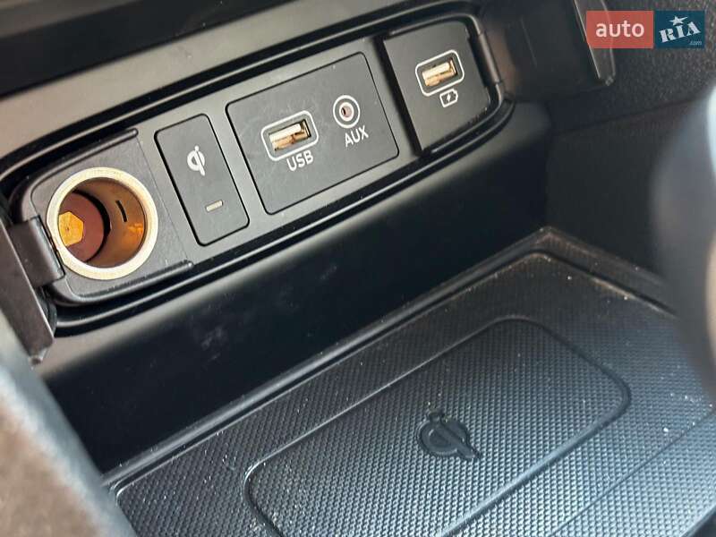 Внедорожник / Кроссовер Hyundai Santa FE 2019 в Харькове фото 19 Внедорожник / Кроссовер Hyundai Santa FE 2019 в Харькове