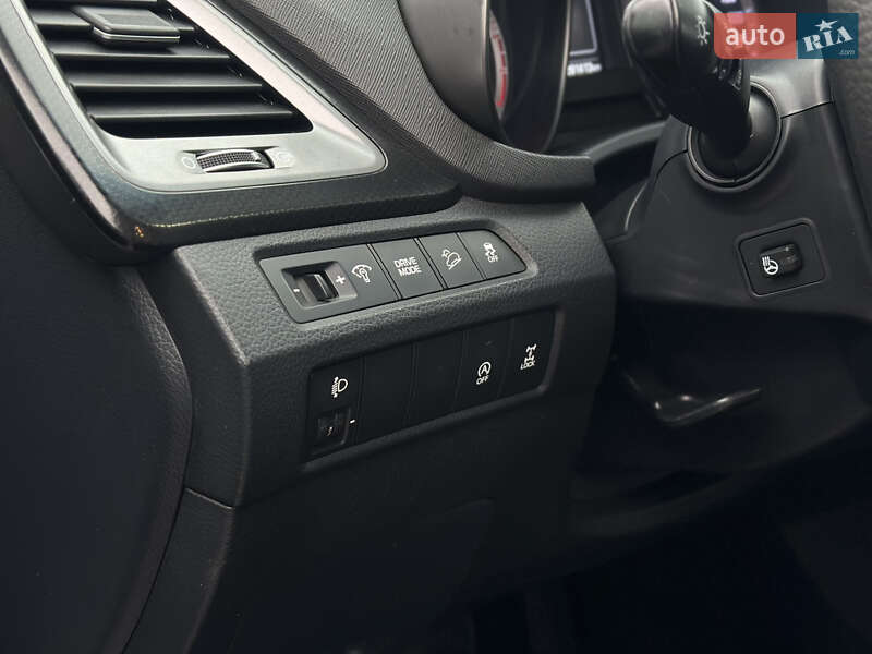 Внедорожник / Кроссовер Hyundai Santa FE 2017 в Киеве фото 26 Внедорожник / Кроссовер Hyundai Santa FE 2017 в Киеве