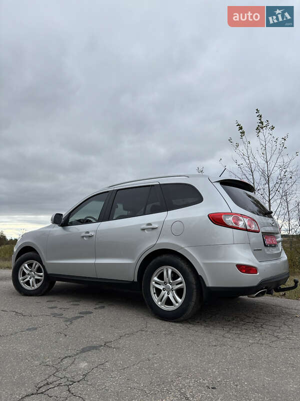 Позашляховик / Кросовер Hyundai Santa FE 2010 в Сарнах
