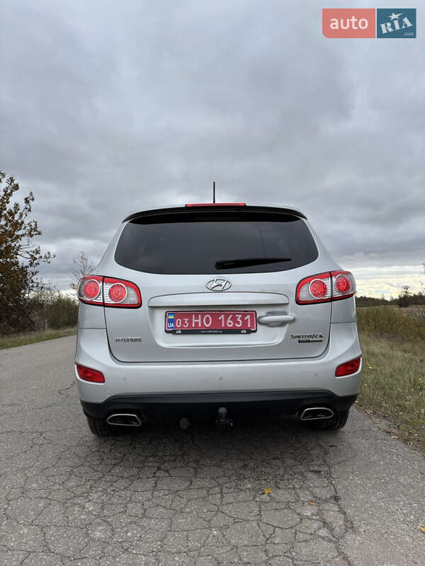 Позашляховик / Кросовер Hyundai Santa FE 2010 в Сарнах