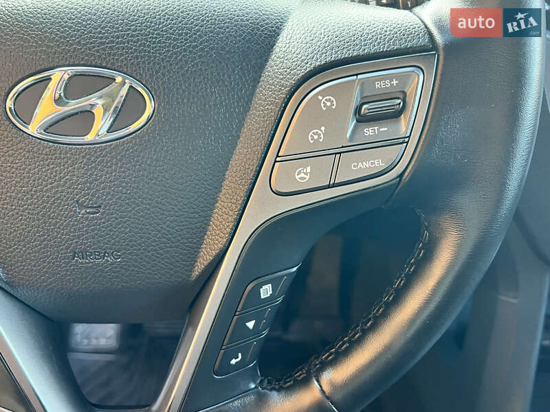 Внедорожник / Кроссовер Hyundai Santa FE 2013 в Ивано-Франковске