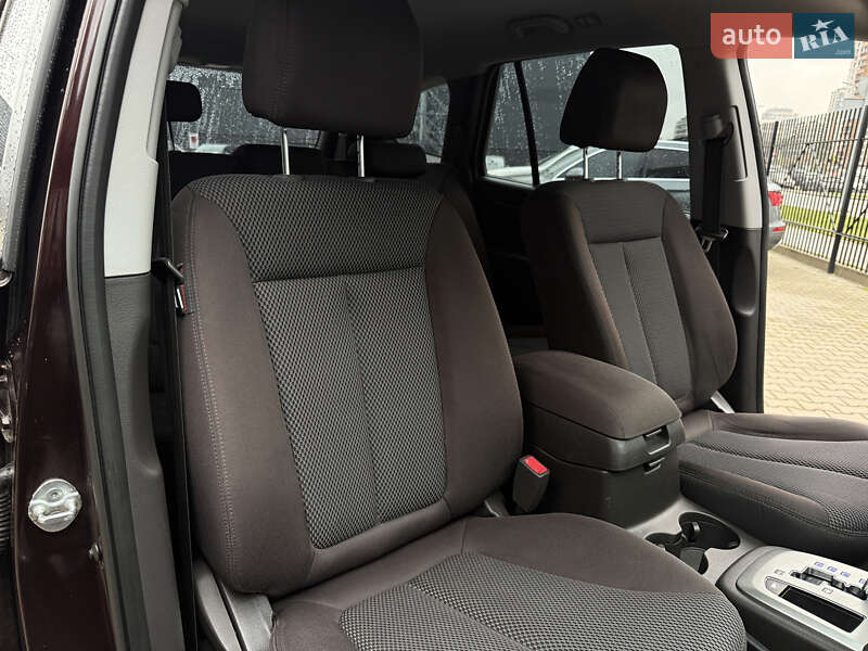 Внедорожник / Кроссовер Hyundai Santa FE 2012 в Киеве