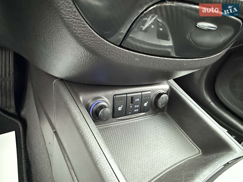 Внедорожник / Кроссовер Hyundai Santa FE 2012 в Ровно