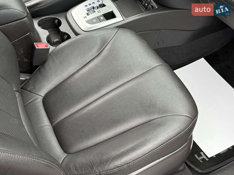 Внедорожник / Кроссовер Hyundai Santa FE 2012 в Ровно