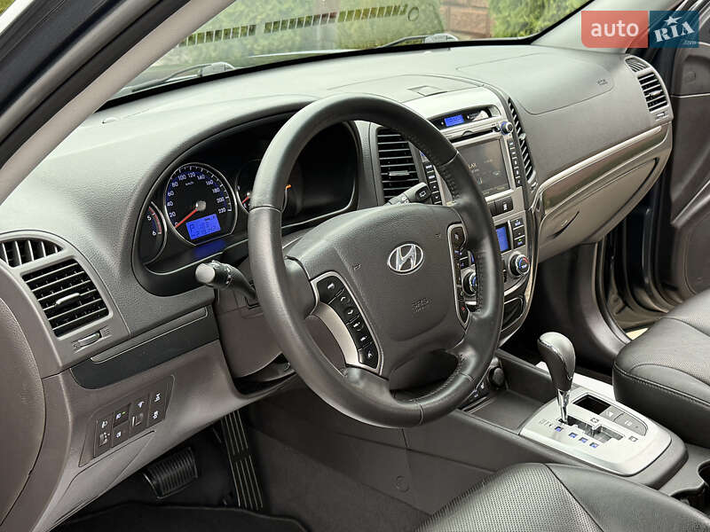 Внедорожник / Кроссовер Hyundai Santa FE 2012 в Ровно