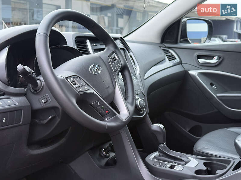 Внедорожник / Кроссовер Hyundai Santa FE 2014 в Ровно