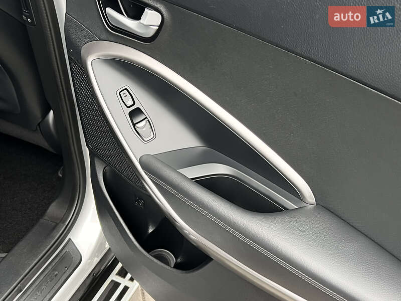 Внедорожник / Кроссовер Hyundai Santa FE 2015 в Черкассах