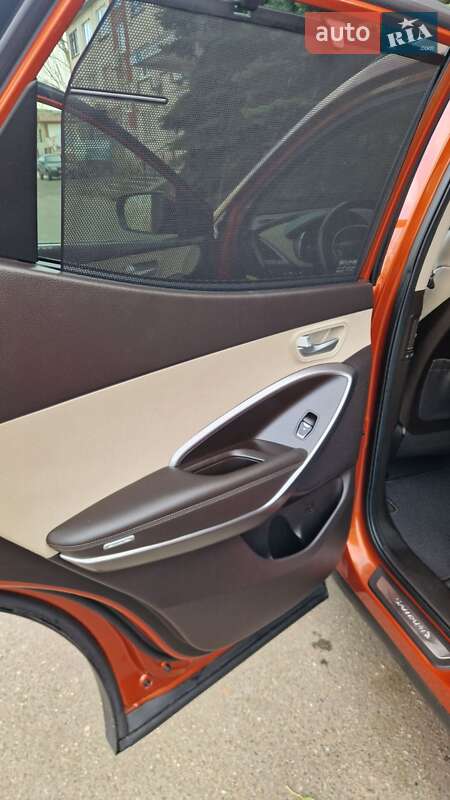 Позашляховик / Кросовер Hyundai Santa FE 2016 в Миколаєві