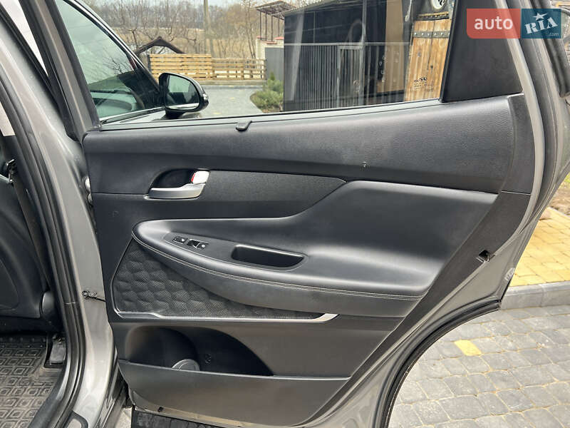 Внедорожник / Кроссовер Hyundai Santa FE 2019 в Виннице